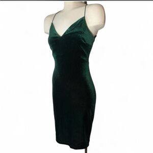 B. Darlin Emerald Green Velvet Lace Back Bodycon Dress 5/6